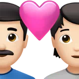 하트가 있는 커플: 남자, 사람, 밝은 피부 톤 — Apple
