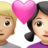 하트가 있는 커플: 사람, 여자, Medium-밝은 피부 톤, 밝은 피부 톤 — Apple