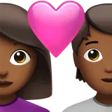 하트가 있는 커플: 여자, 사람, 약간 어두운 피부 톤 — Apple