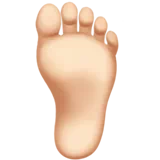Foot: Light Skin Tone — Apple