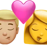 키스 - 남자: Medium-밝은 피부 톤, 여자: 피부 톤 없음 — Apple