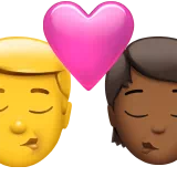 키스: 남자, 사람, 피부 톤 없음, 약간 어두운 피부 톤 — Apple