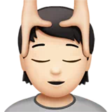 마사지를 받는 사람: 밝은 피부 톤 — Apple