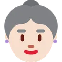 나이든 여성: 밝은 피부 톤
